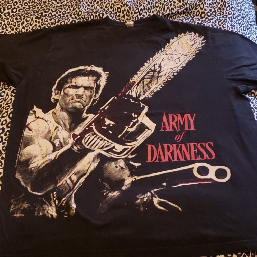 🦇Army of Darkness men's XL tshirt